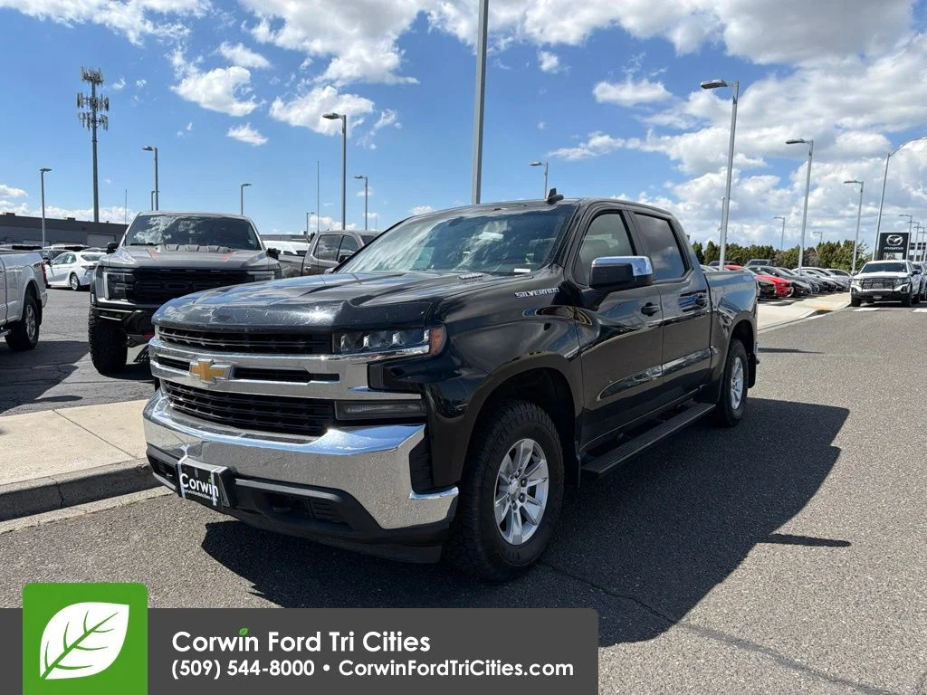 Used 2021 Black Chevrolet LT image 4