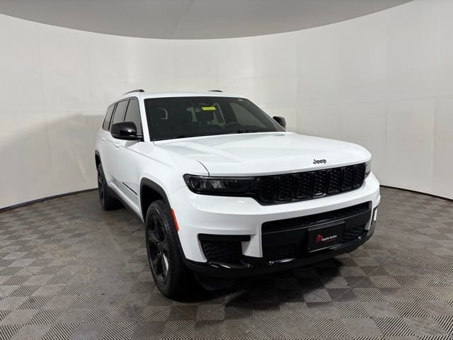 Used 2023 Bright White Clearcoat Jeep Altitude image 1