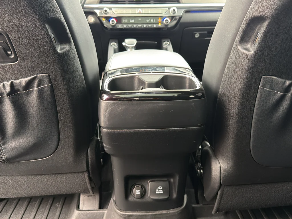 Used 2022 White Kia SX image 33