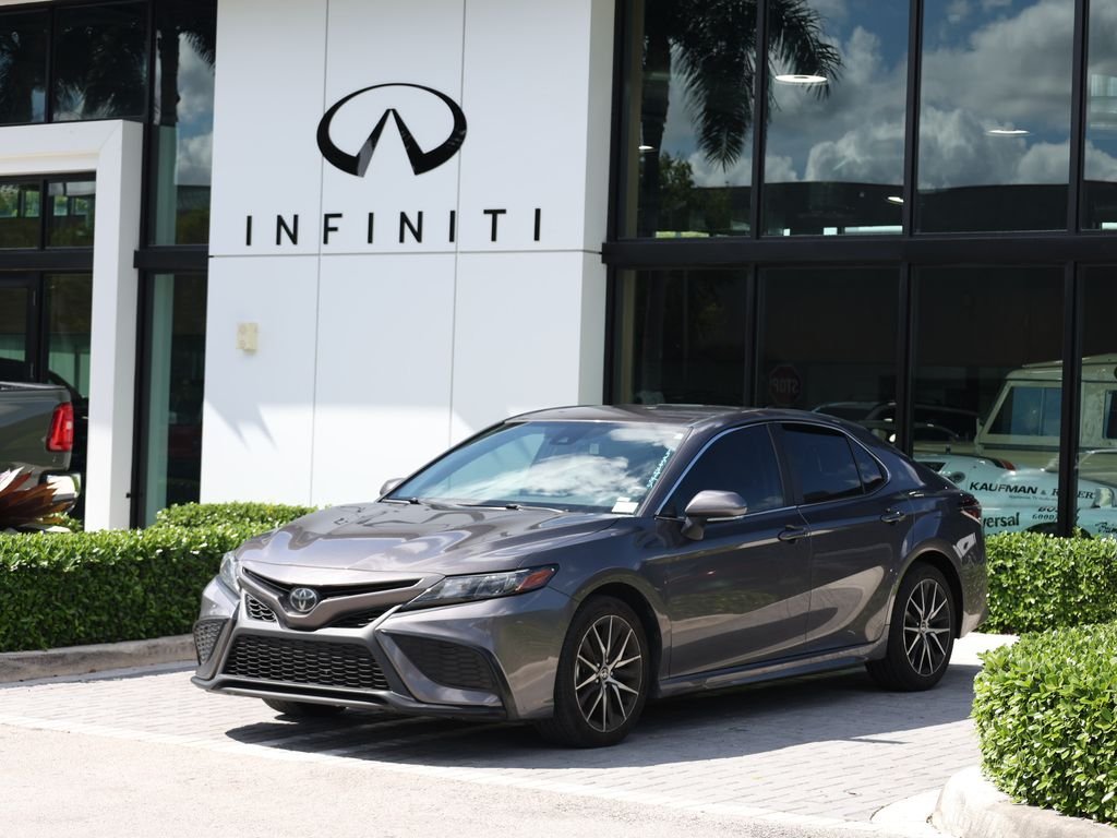 2023 Toyota Camry SE
