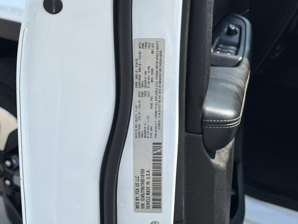 Used 2024 White Jeep 4xe image 10