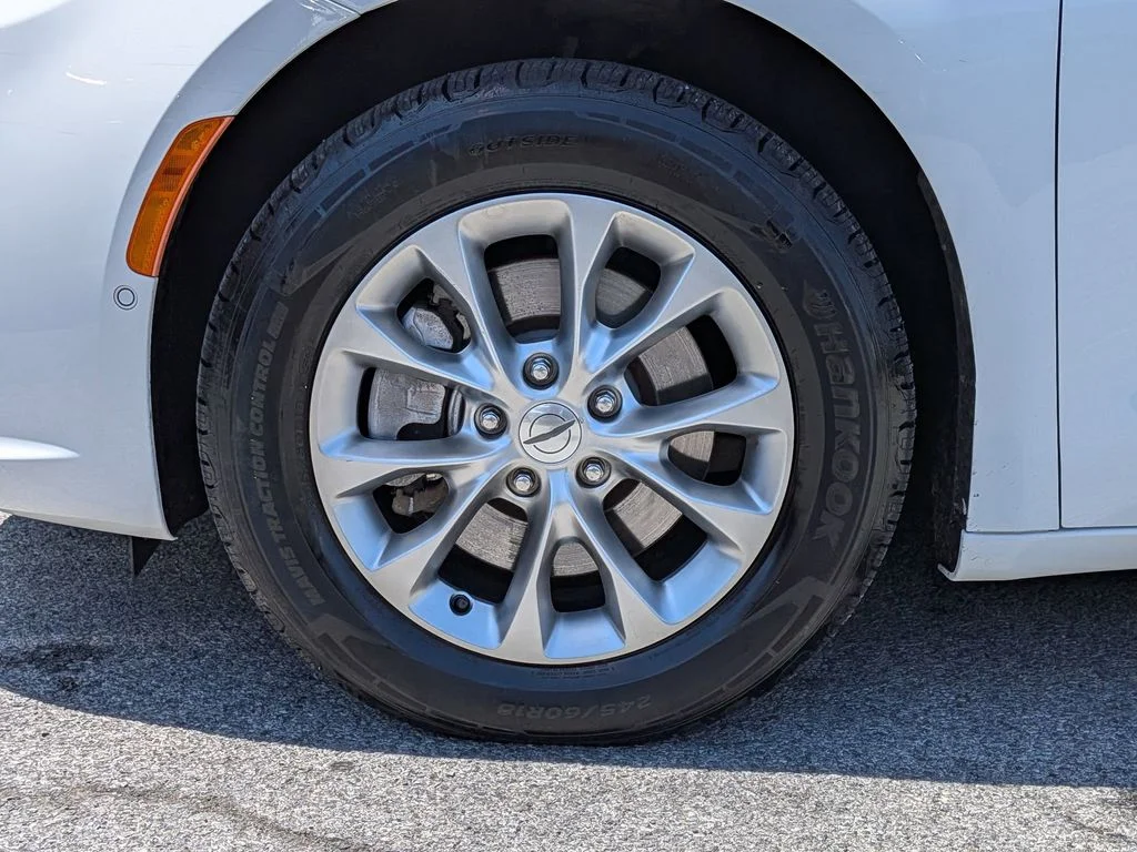 Used 2023 White Chrysler Touring L image 31
