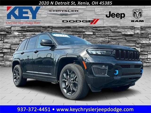New 2024 Diamond Black Crystal Pearl-Coat Exterior Paint Jeep Anniversary Edition 4xe image 1