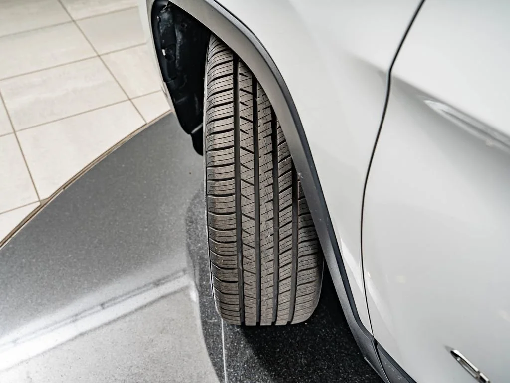 Used 2019 Bright White Clearcoat Jeep Limited image 40