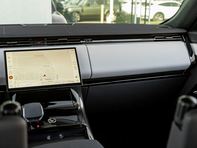 New 2026 Borasco Grey LAND ROVER Dynamic SE image 22
