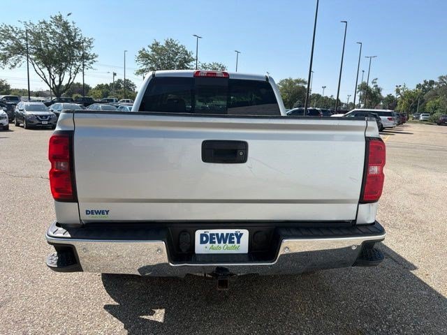 Used 2016 Silver Ice Metallic Chevrolet LT image 4