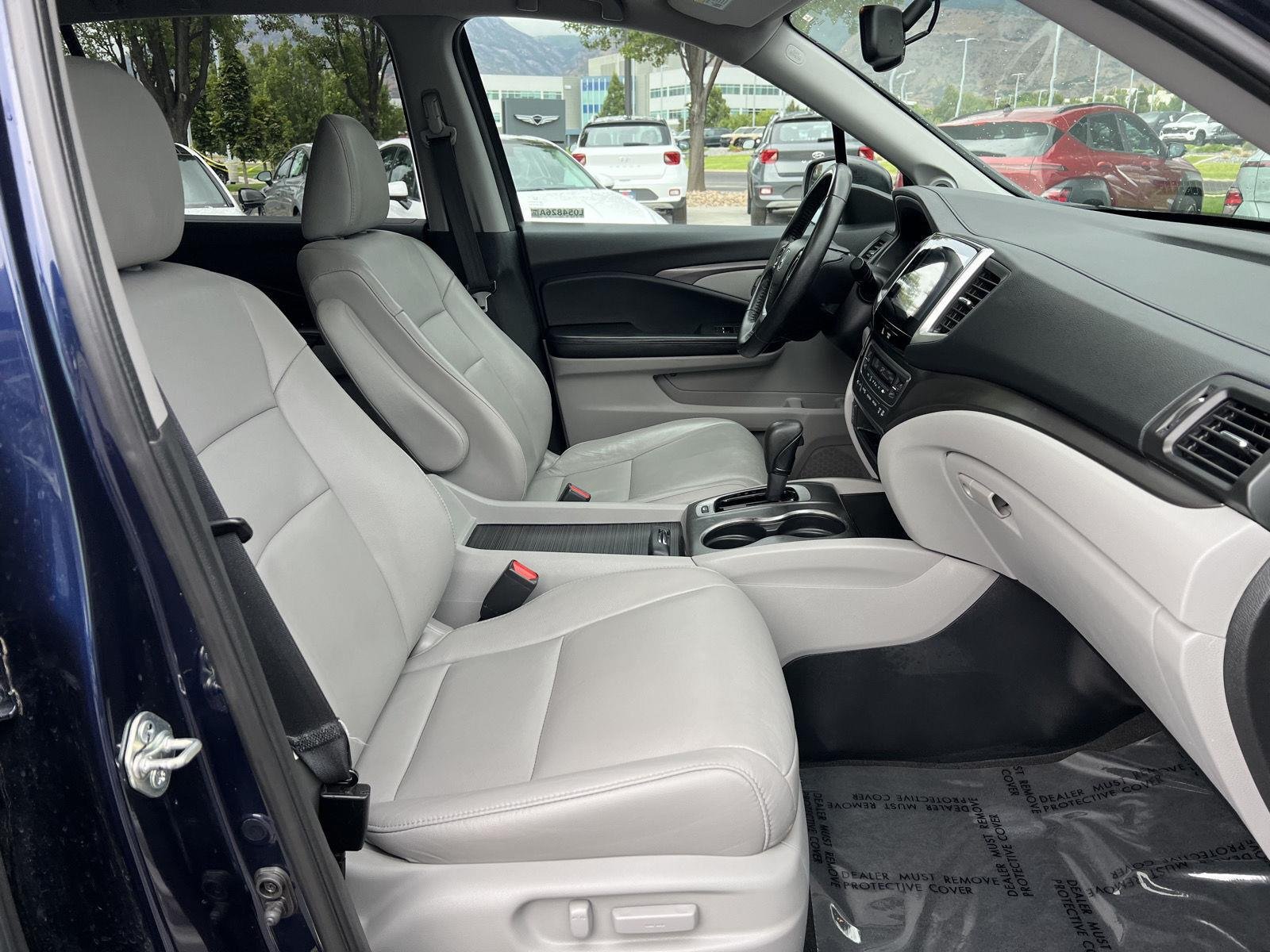 Used 2016 Blue Honda EX-L image 17
