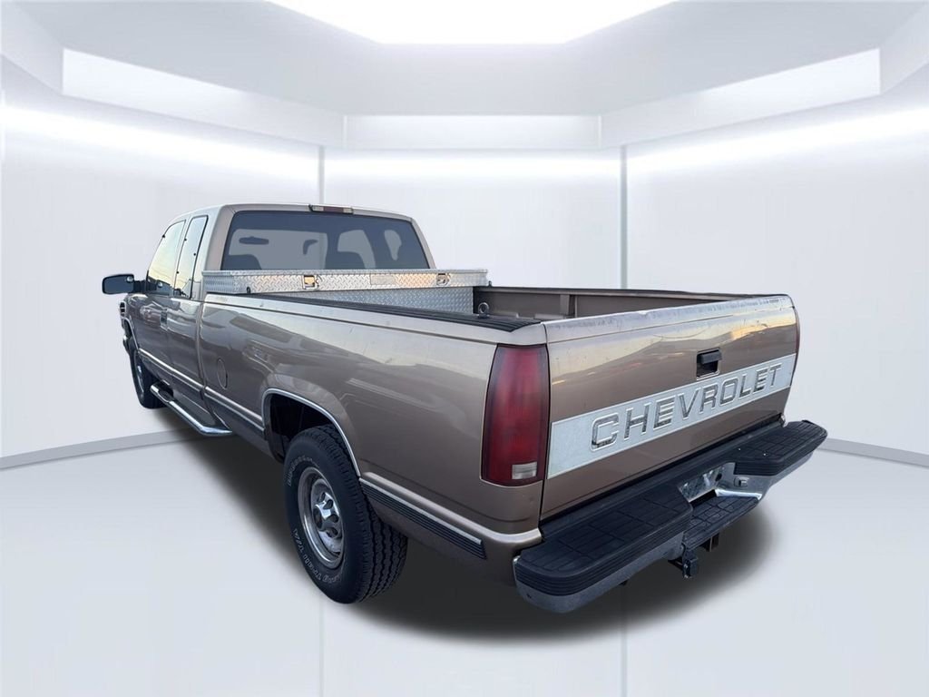 Used 1996  Chevrolet Cheyenne image 25