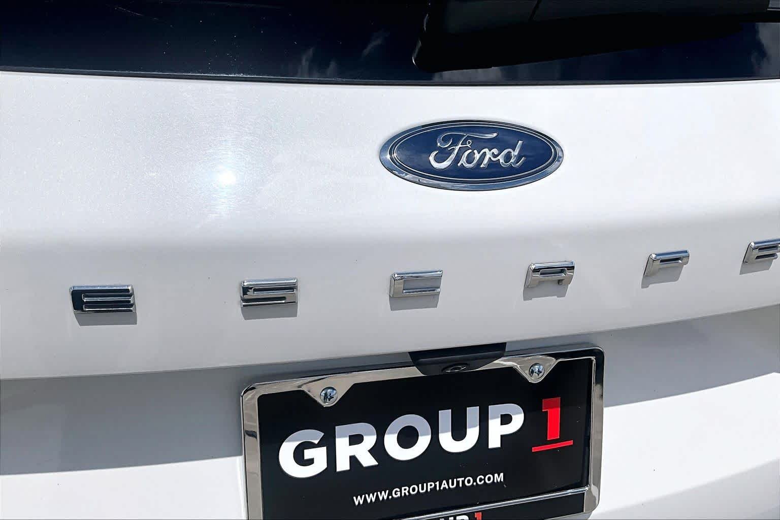 Used 2020 Star White Metallic Tri-Coat Ford Titanium image 31