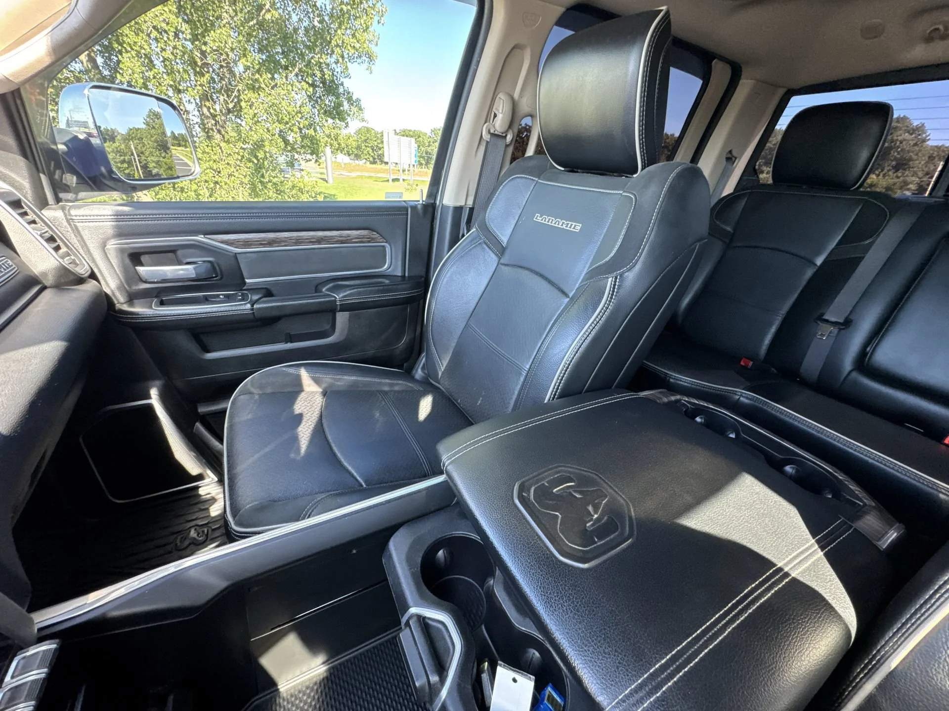 Certified Used 2021 Patriot Blue Pearlcoat Ram Laramie image 21