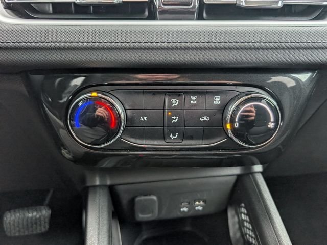 Used 2025 White Chevrolet LT image 17