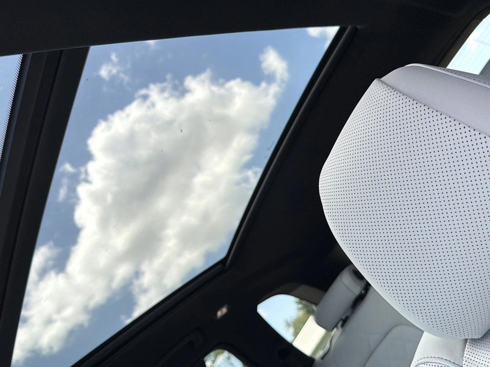 New 2026 Skyscraper Grey Metallic BMW xDrive40i image 40