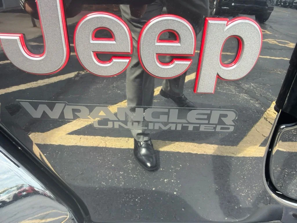 Used 2022 Black Jeep Unlimited Rubicon image 4