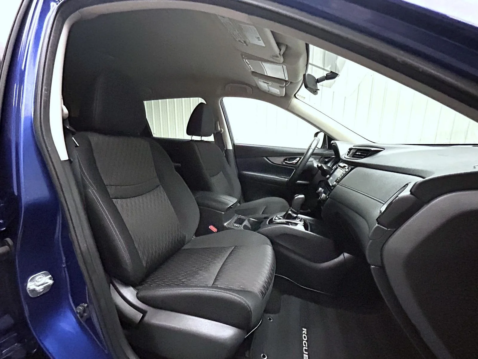 Used 2017 Blue Nissan SV image 15