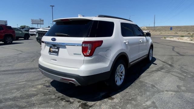 Used 2017 White Ford XLT image 8