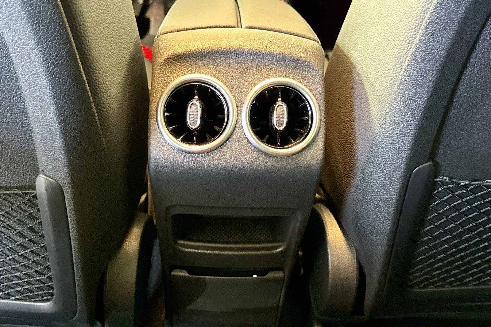 New 2026 Mountain Grey Metallic Mercedes-Benz GLB 250 image 23