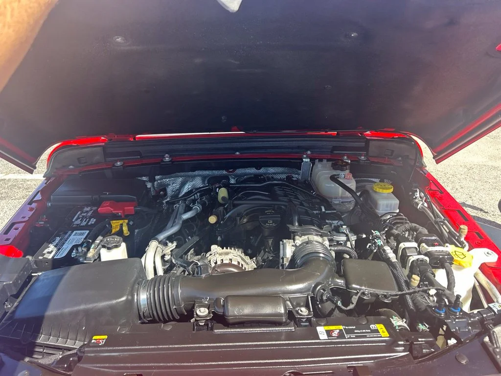 Used 2024 Red Jeep Sport S image 17