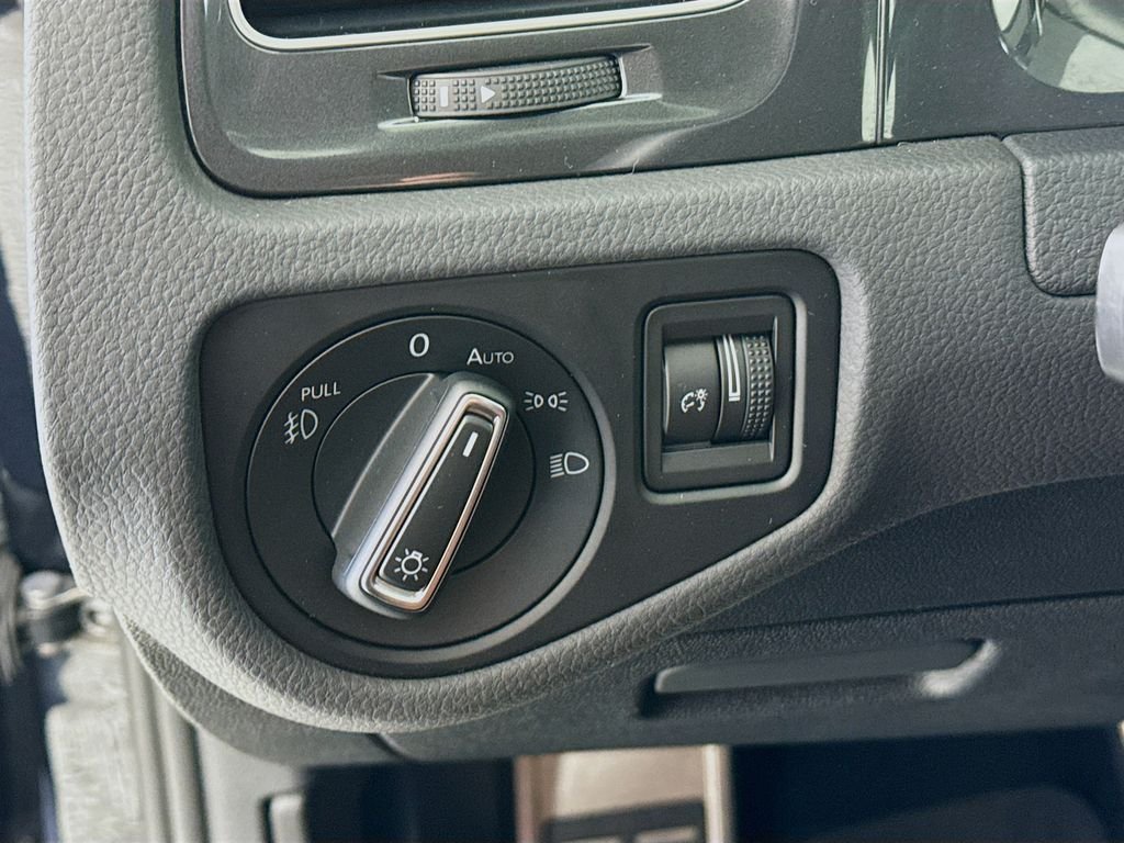 Used 2019 Black Volkswagen TSI S image 11