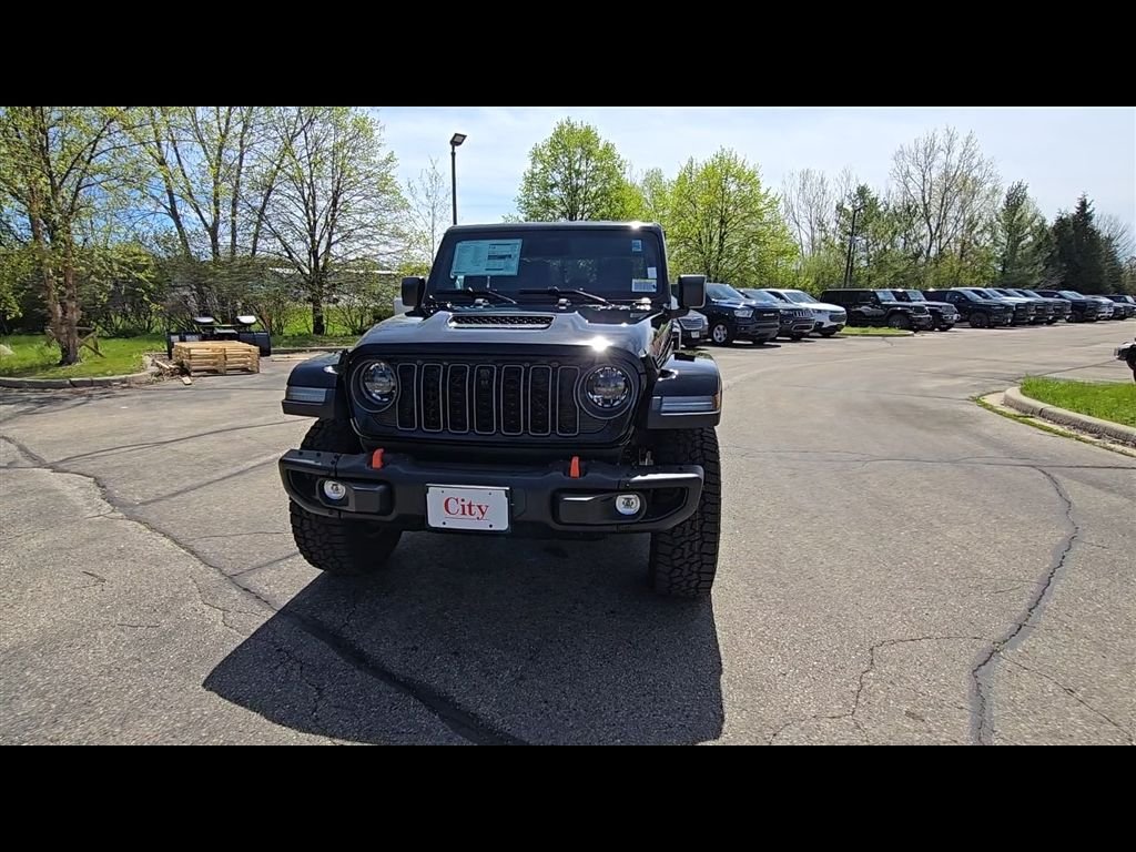 New 2026 Black Clear-Coat Exterior Paint Jeep Mojave X image 3