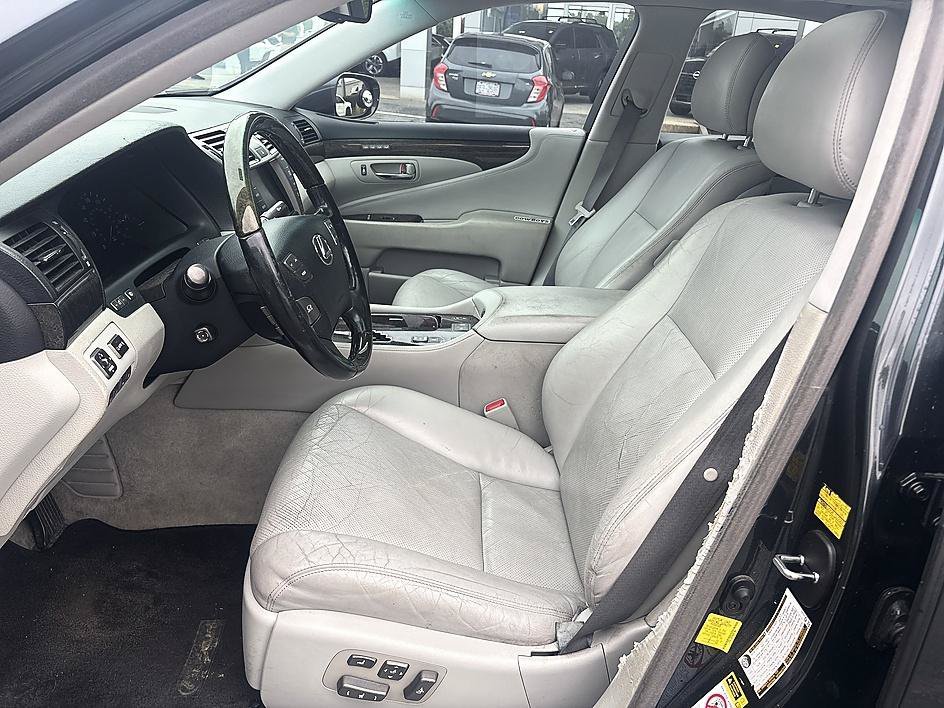 Used 2011 Smoky Granite Mica Lexus 460 image 13