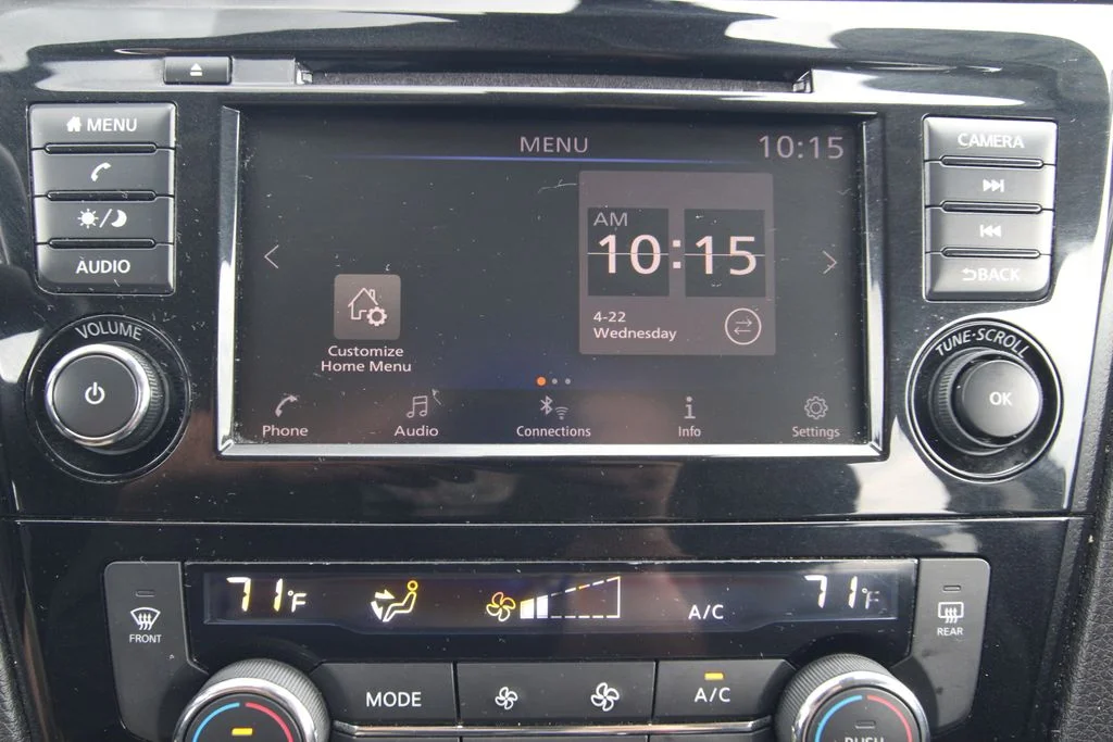 Used 2022 Gun Metallic Nissan SV image 29