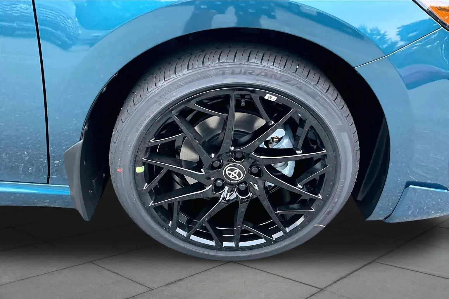 New 2026 Ocean Gem with Midnight Black Metallic roof Toyota XSE image 12