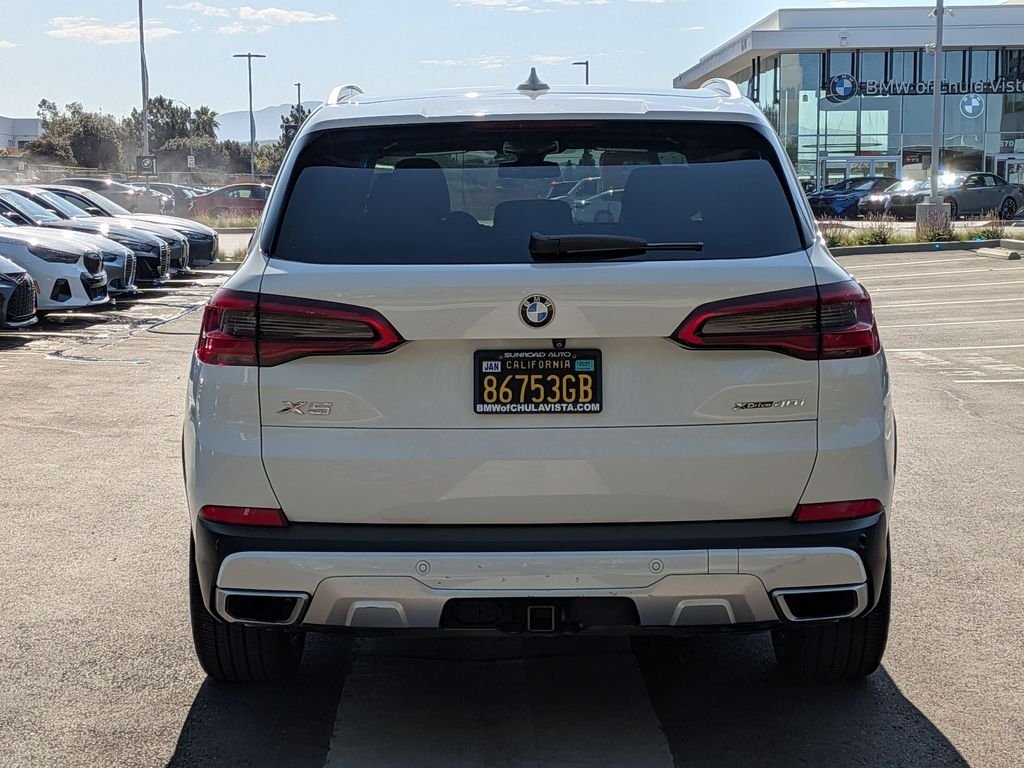 Used 2019 White BMW xDrive40i image 7