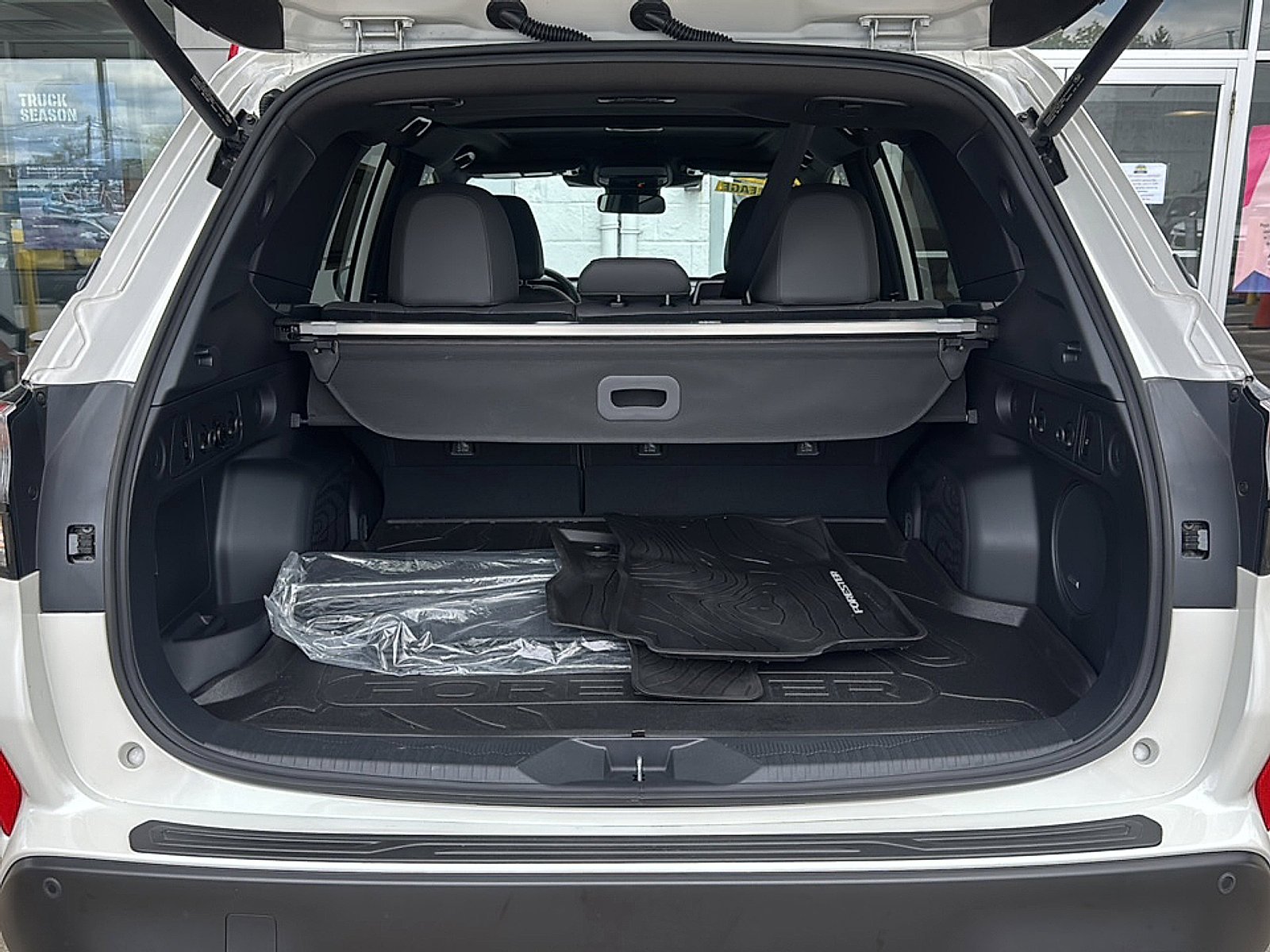 Used 2025 Crystal White Pearl Subaru Limited Hybrid image 25