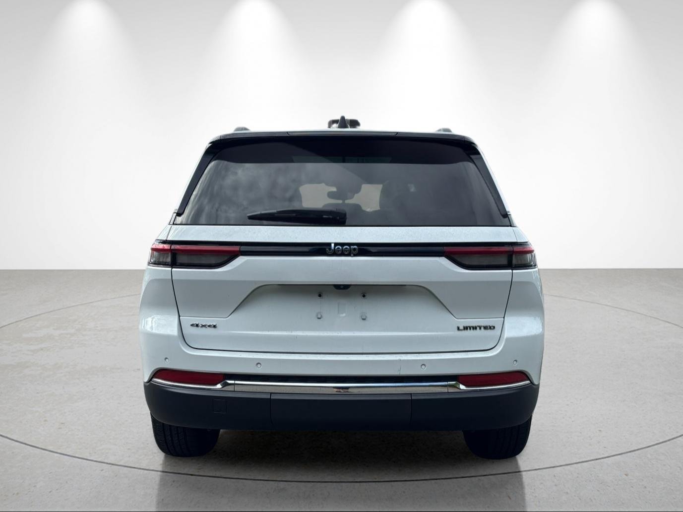 Used 2023 Bright White Clearcoat Jeep Limited image 4
