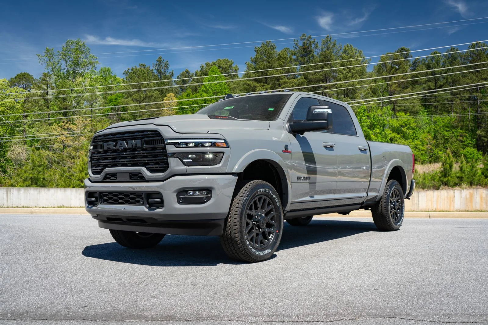 New 2026 Ceramic Gray Clear-Coat Exterior Paint RAM Limited image 9