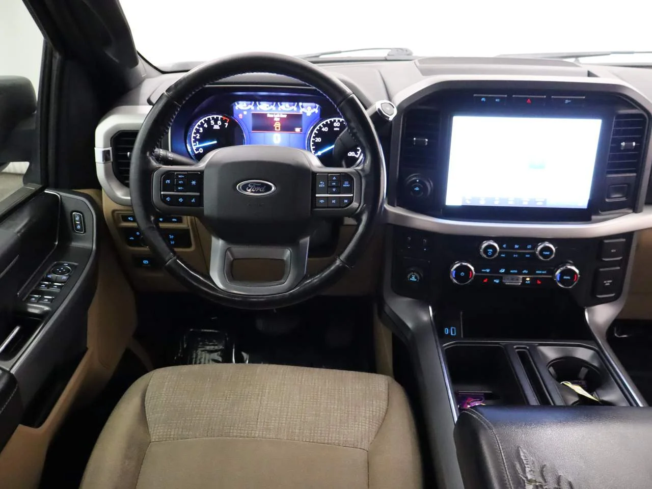 Used 2022 Oxford White Ford XLT Crew Cab image 15