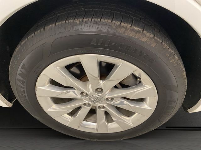 Used 2017 White Buick Essence image 37