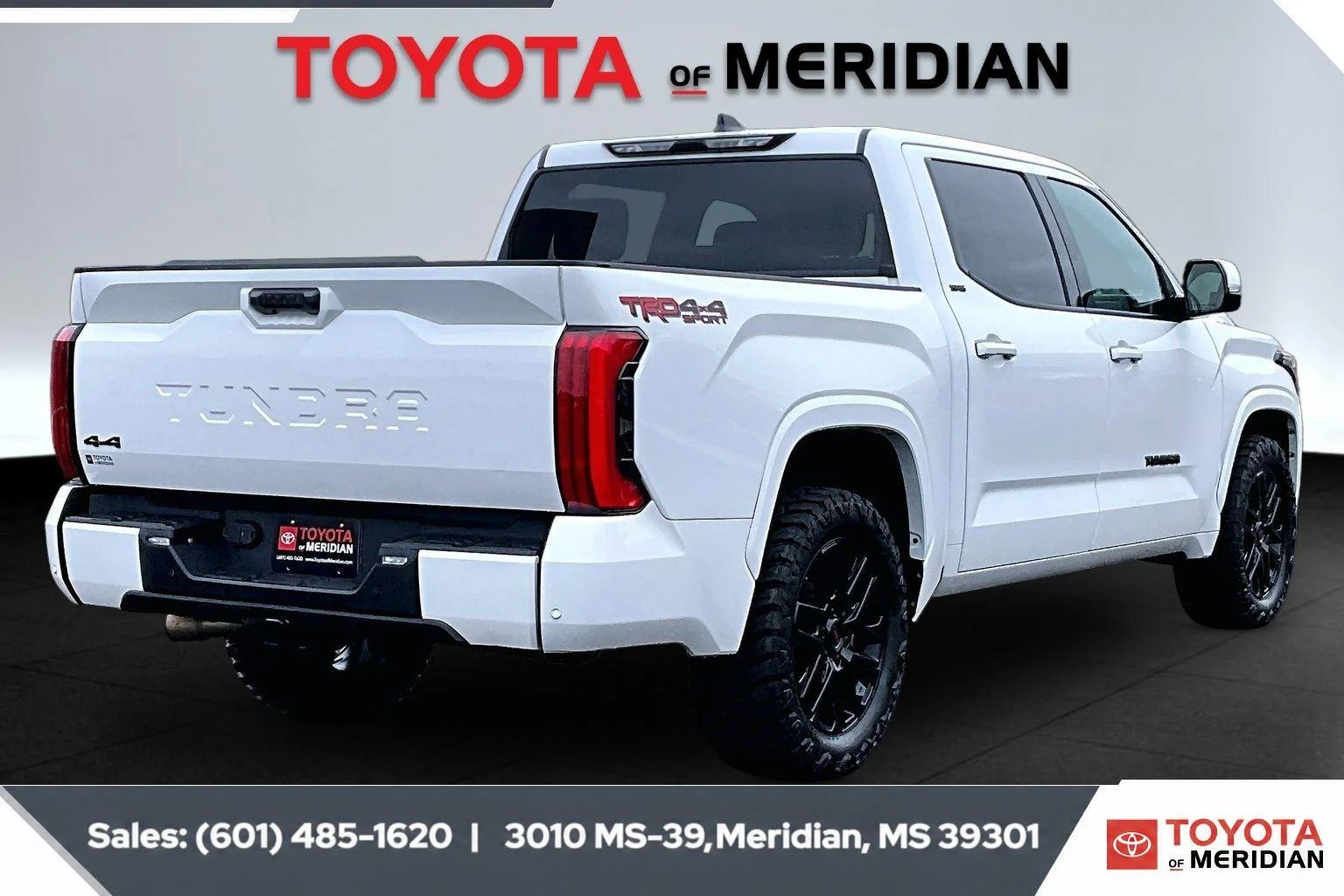 Used 2023 Ice Cap Toyota SR5 image 11