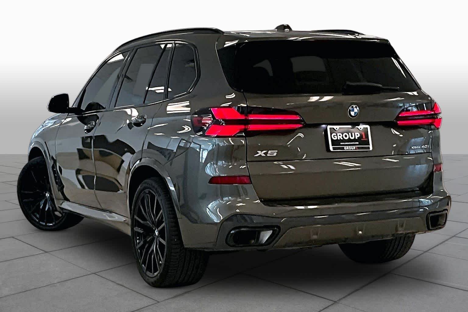 Certified Used 2024 Manhattan Green Metallic BMW xDrive40i image 11