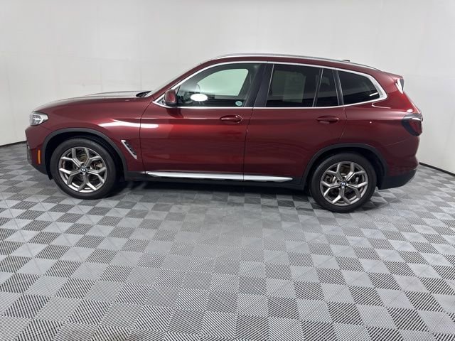 Used 2022  BMW xDrive30i image 6