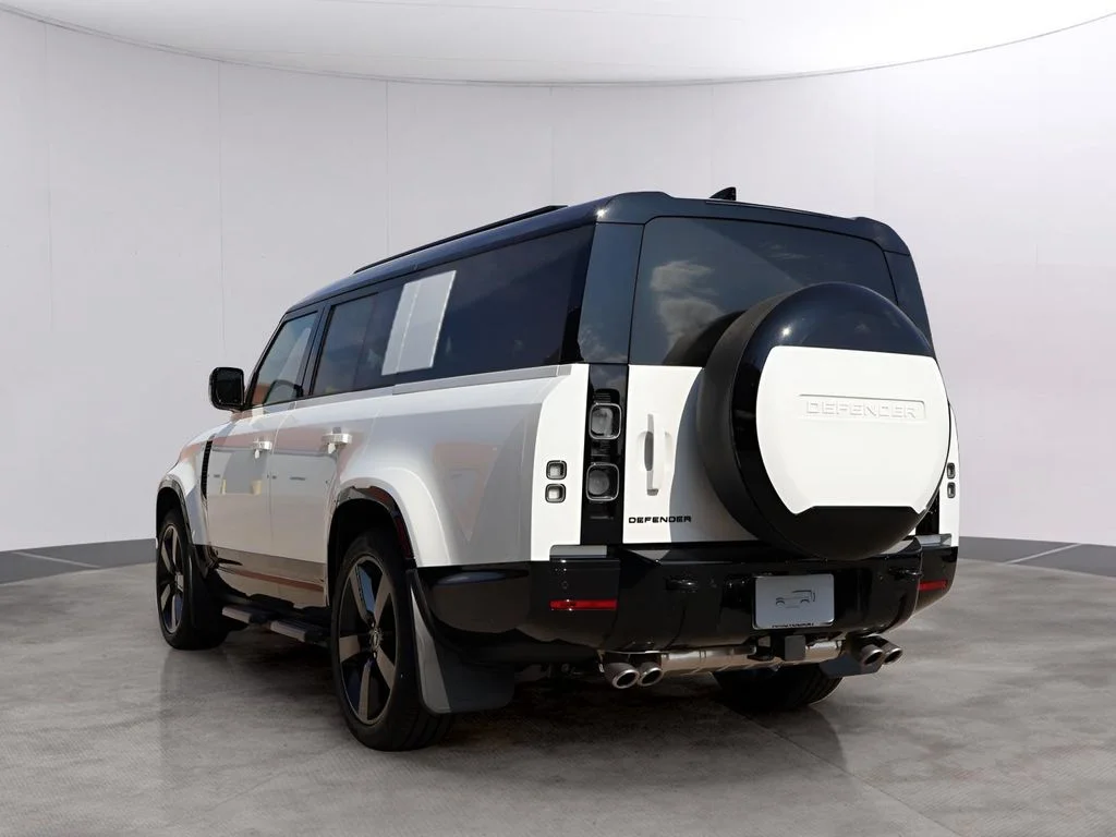 New 2025 Fuji White Land Rover V8 image 6