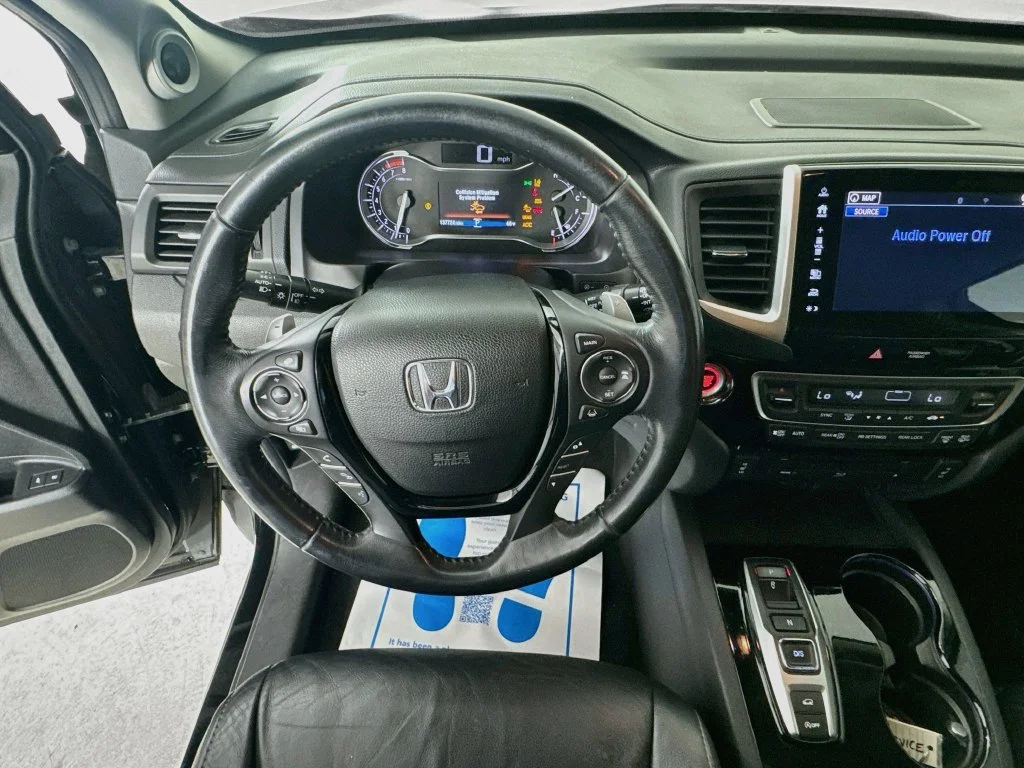 Certified Used 2017 Crystal Black Pearl Honda Touring image 14