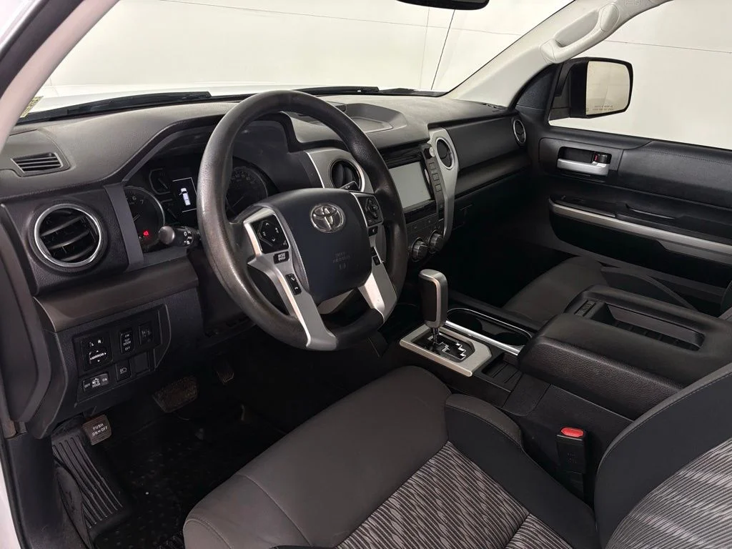 Used 2019 White Toyota SR5 image 16