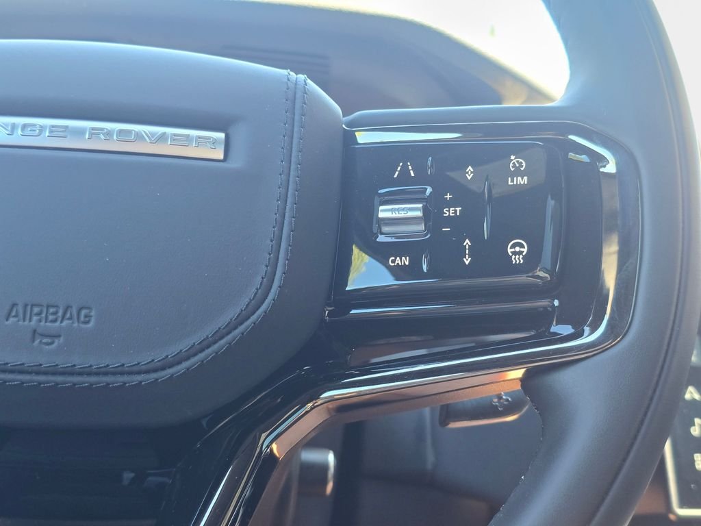 Certified Used 2025 White Land Rover Dynamic SE image 21
