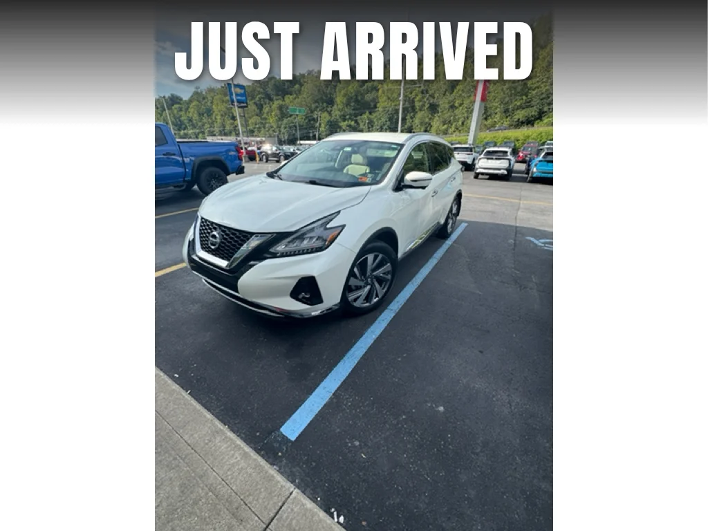 Used 2021 Pearl White Tricoat Nissan SL image 1