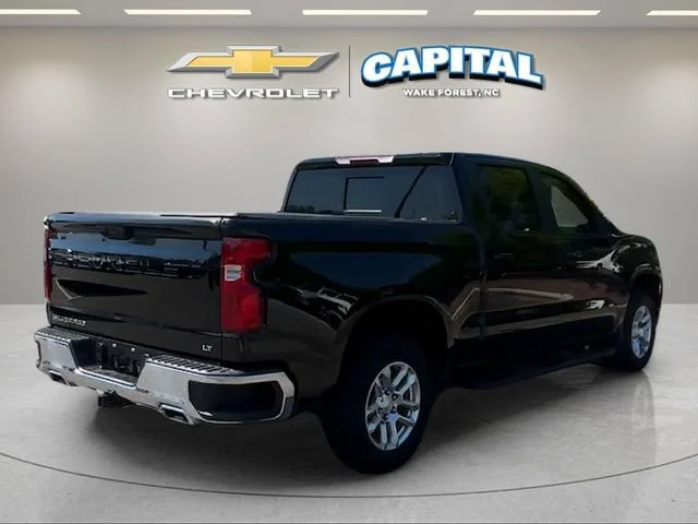 Used 2025 Black Chevrolet LT image 5