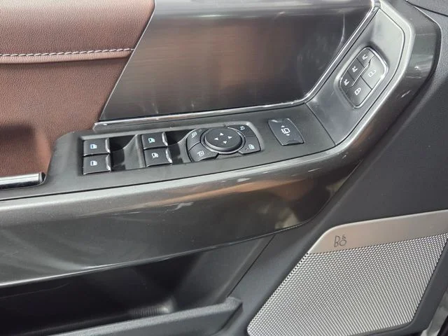 Used 2023 Gray Ford Lariat image 31