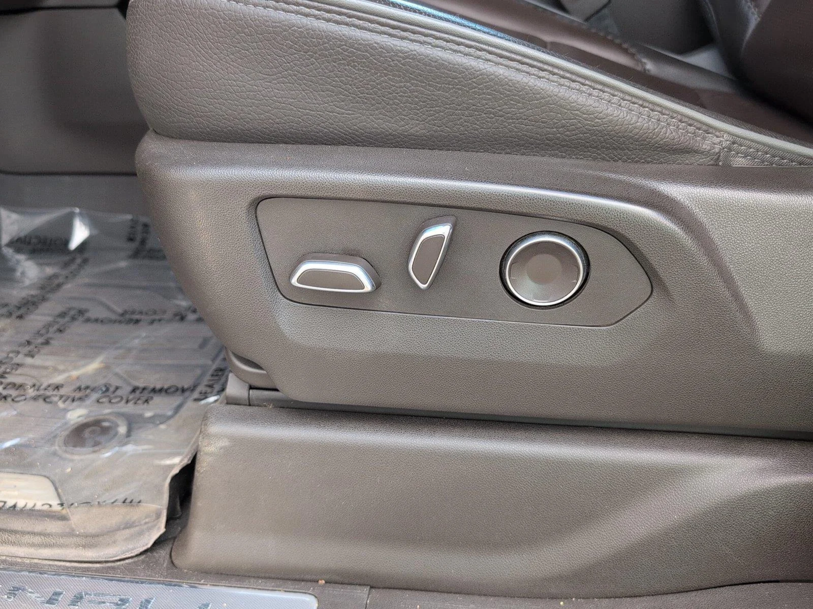Used 2025 Sterling Metallic GMC Denali image 14