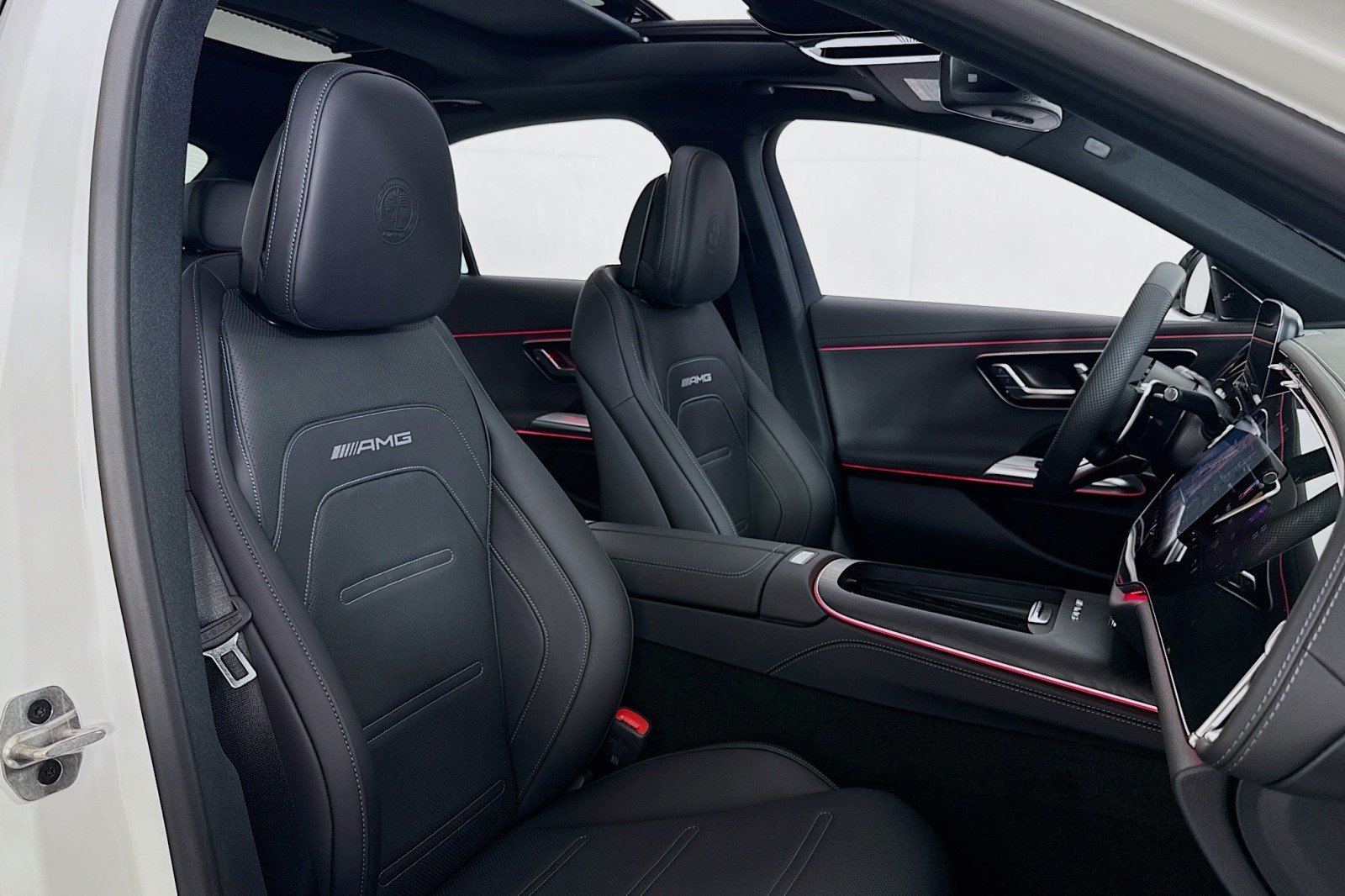 New 2026 Polar White Mercedes-Benz AMG® E 53 E 4MATIC+ Sedan image 6