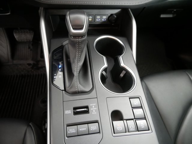 Used 2023 Wind Chill Pearl Toyota XLE image 29