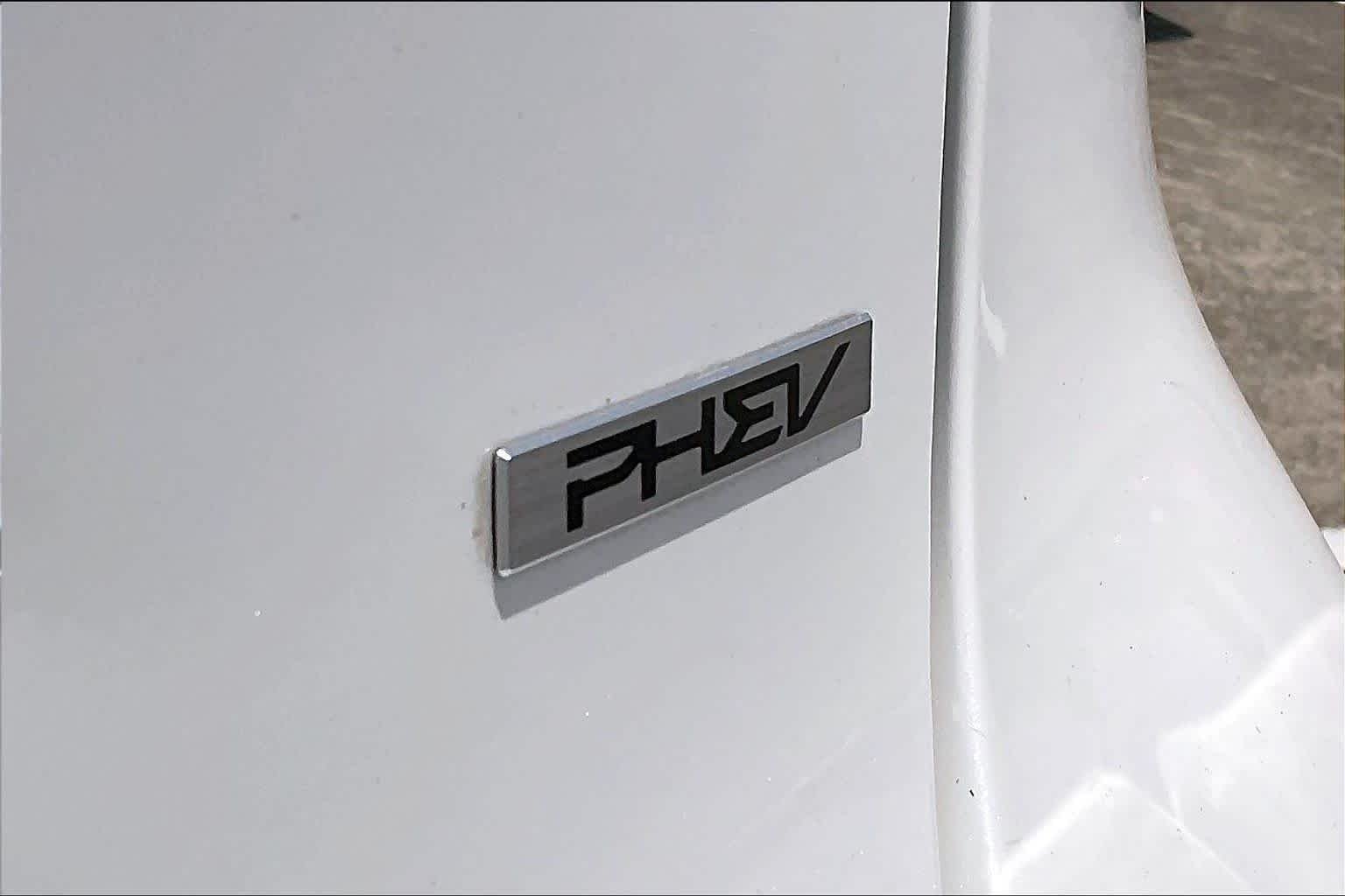 Used 2024 Snow White Pearl Kia SX Touring image 9
