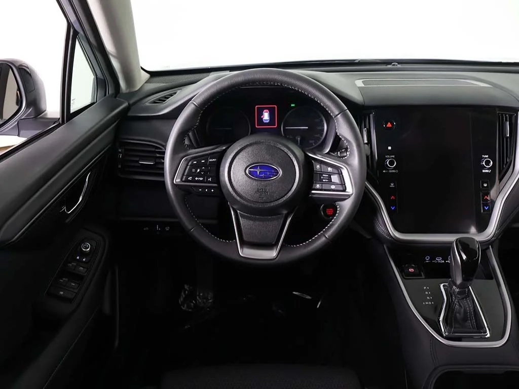 Used 2025 Ice Silver Metallic Subaru Premium image 32