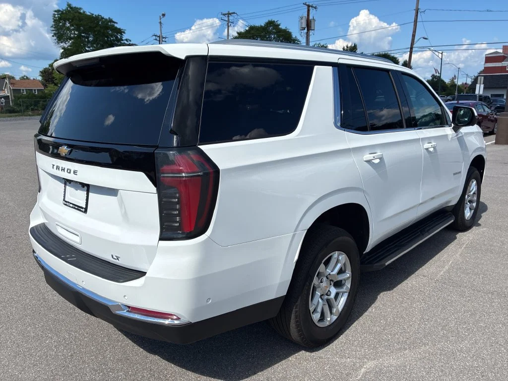 Used 2025 Summit White Chevrolet LT image 5