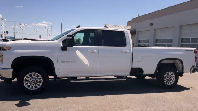 Used 2025 White Chevrolet LT image 6