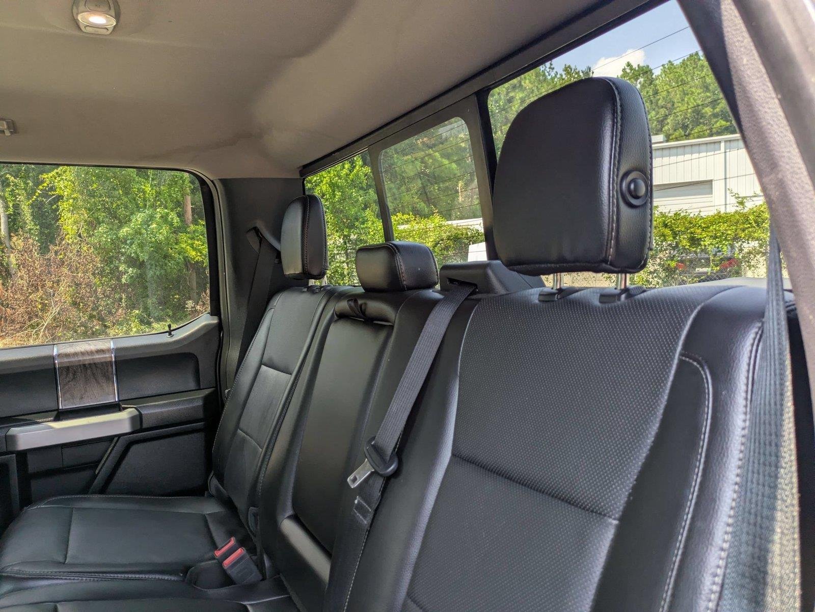 Used 2018 Magnetic Metallic Ford LARIAT image 28